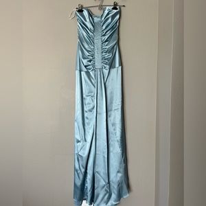 Jessica McClintock Formal Wear strapless gown with train
